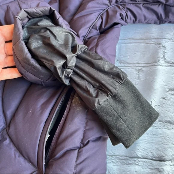 REI Goose Down Womens Burgundy Puffer Jacket Medium Winter Gorpcore Full Zip - Picture 14 of 16